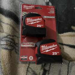 Milwaukee 25 ft