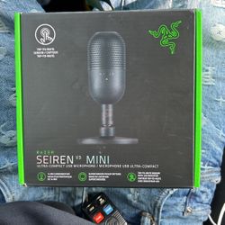 Razor Siren Mini Microphone Never Used Brand New 40$