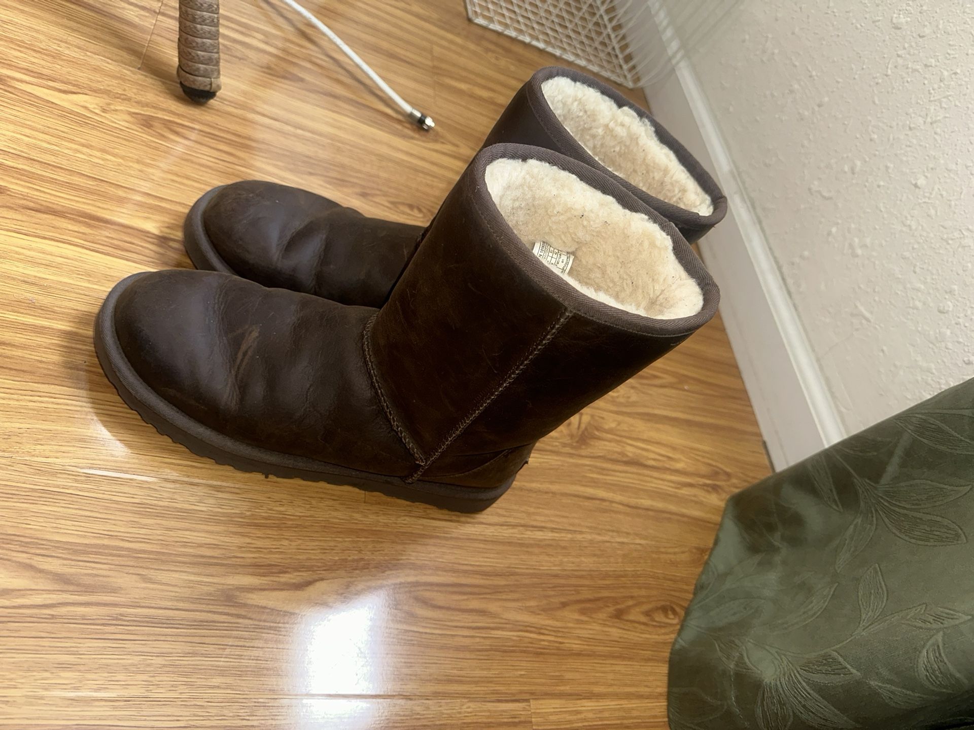 UGG BOOTS