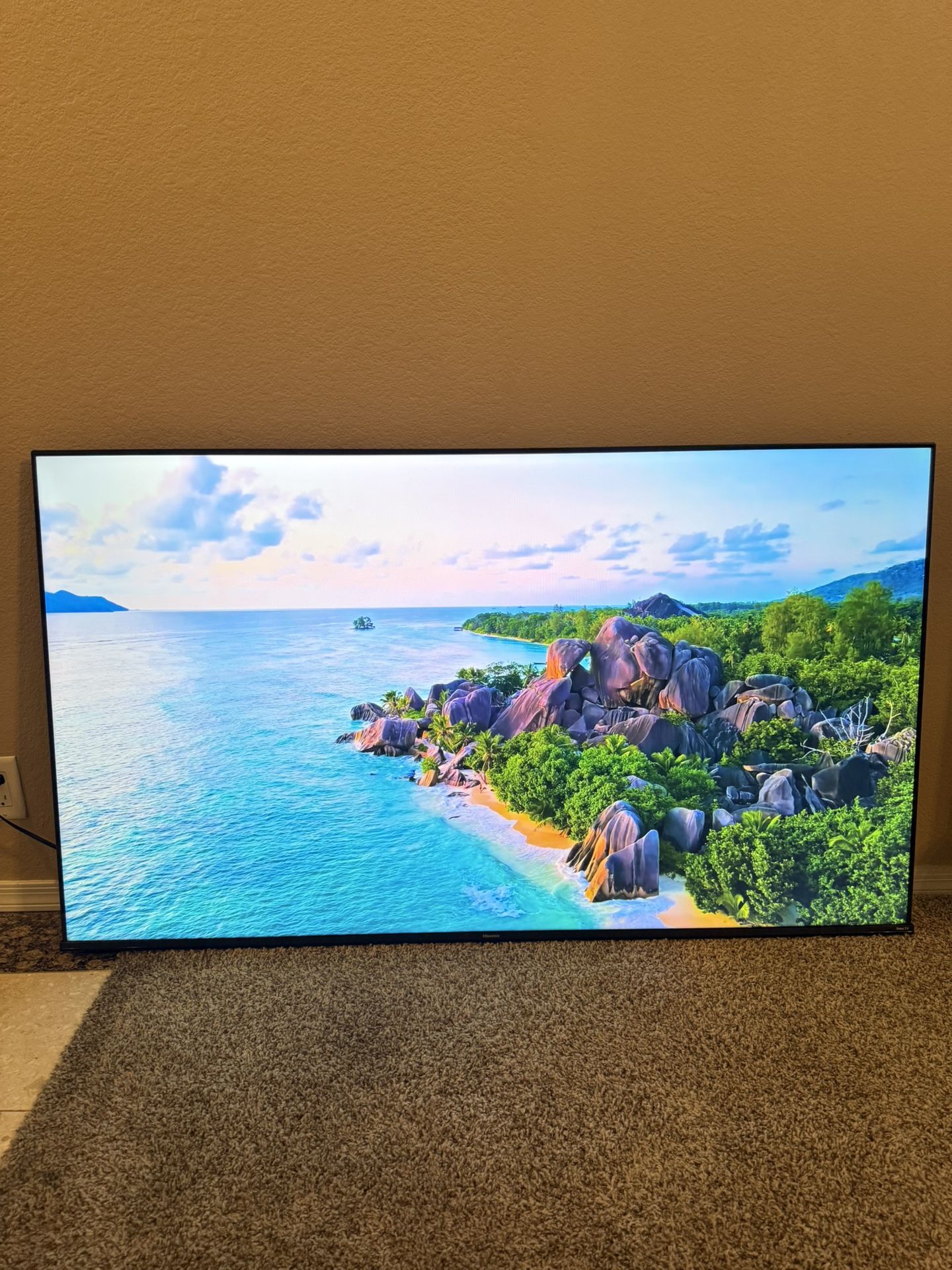 65”in 4K HISENSE/ROKU SMART TV