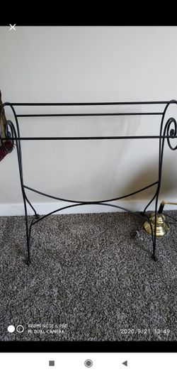 Solid Iron quilt - comforter stand great condition,  hand-forged wrought Iron Waterbury Blanket Stand