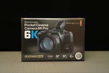 Blackmagic Design Pocket Cinema Camera 6K Pro (Canon EF)