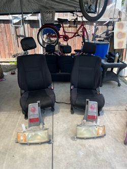 Parts off Toyota scion 2004