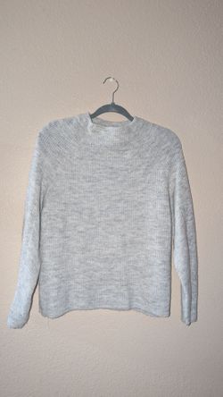 Women knit mock neck sweater