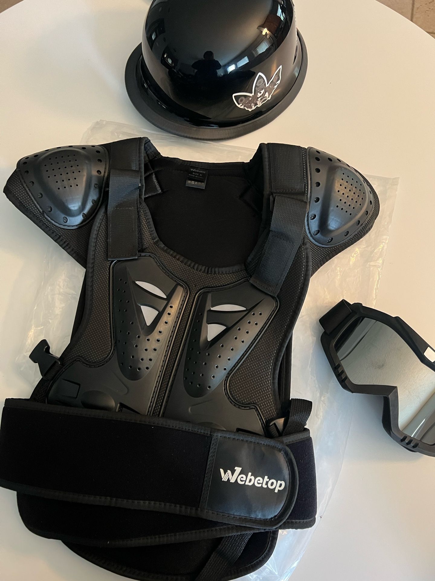 Motorcycle/Motocross Protective Gear Set – Chest Armor, Helmet, Goggles