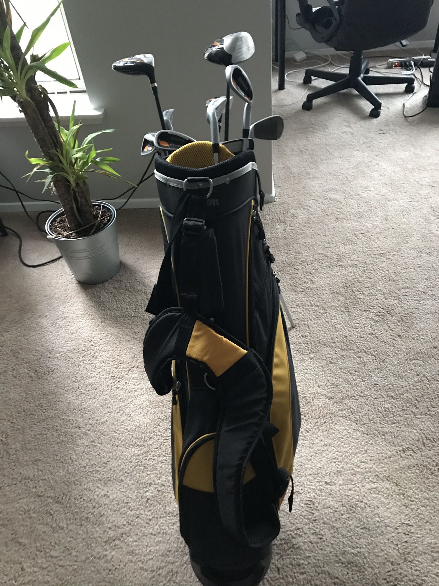 Wilson Men's Ultra Complete Package Golf Set, Standard