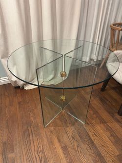 Glass round table
