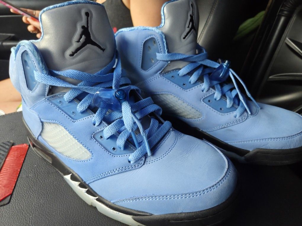 Nike Air Jordan Retro UNC University Blue Black White (Men's