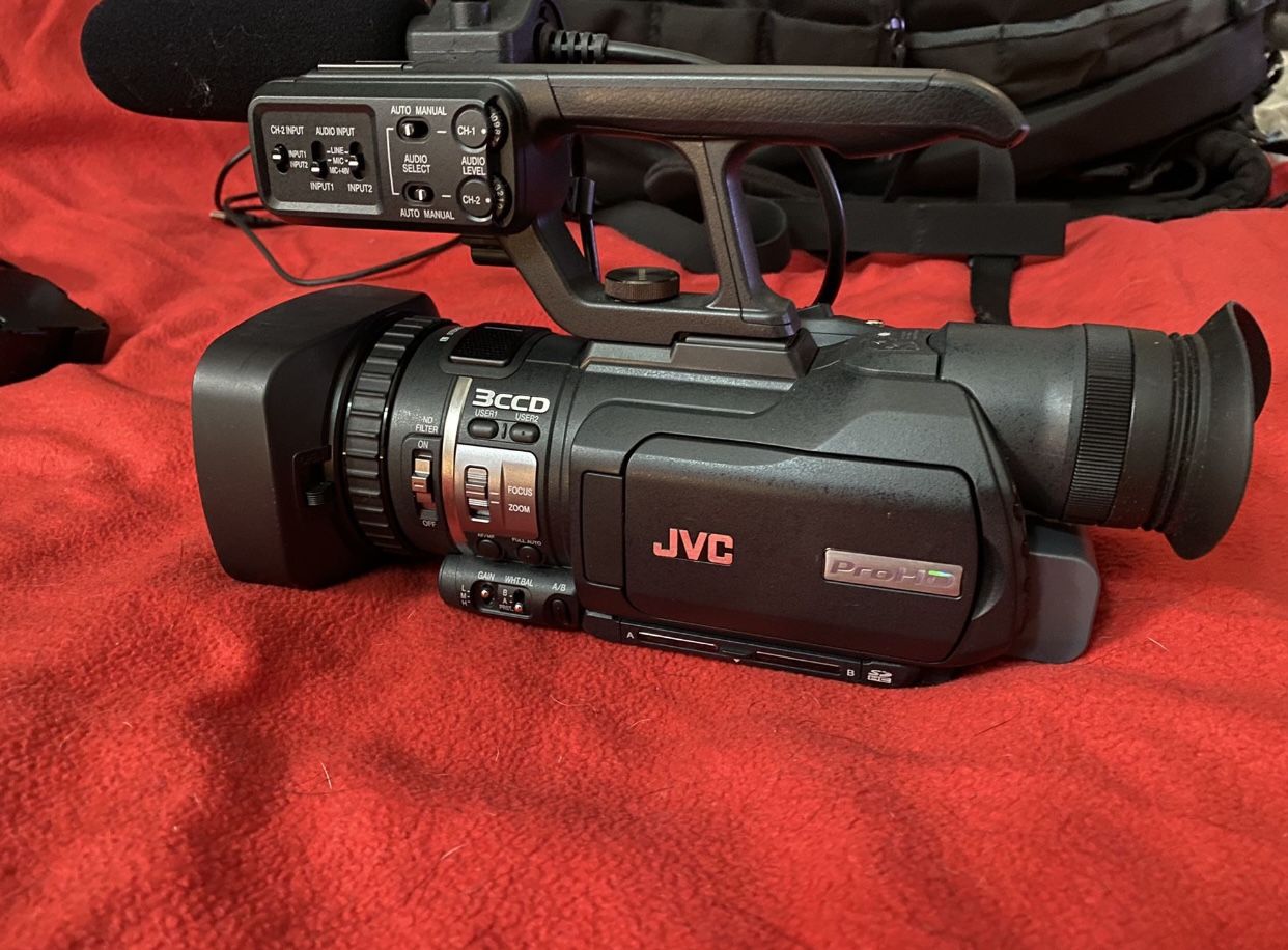 JVC GY-HM100U Pro HD Camcorder With JVC Pro Backpack