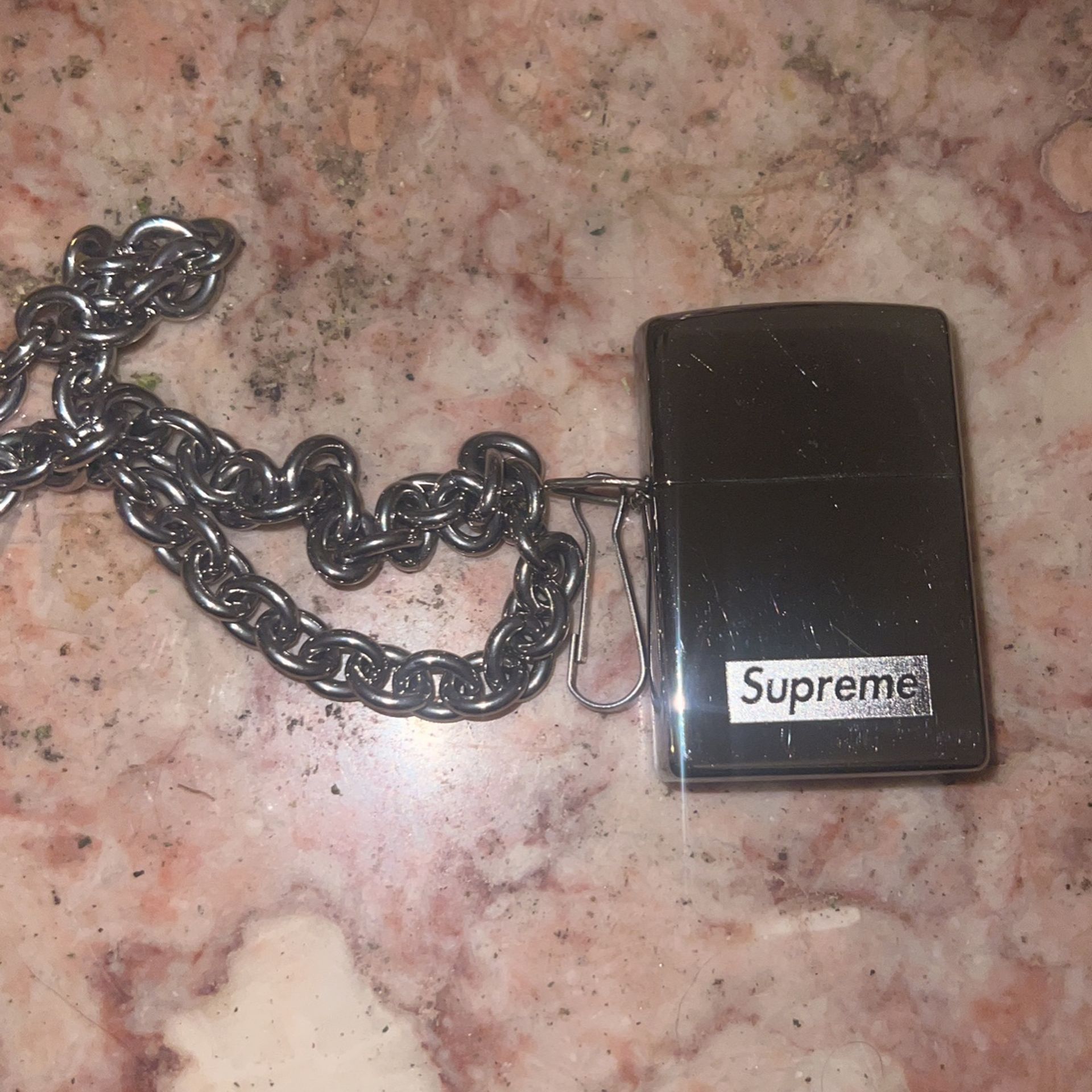 Supreme Zippo