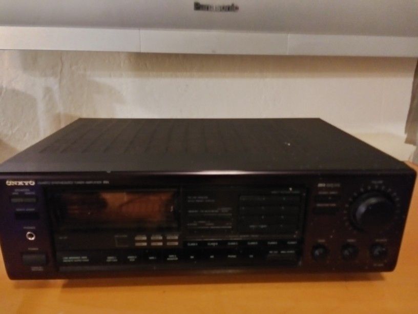 Onkyo TX-904 Quartz Synthesized Tuner Receiver