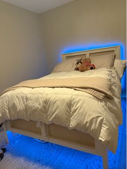 Wood Bed Frame FULL with box spring