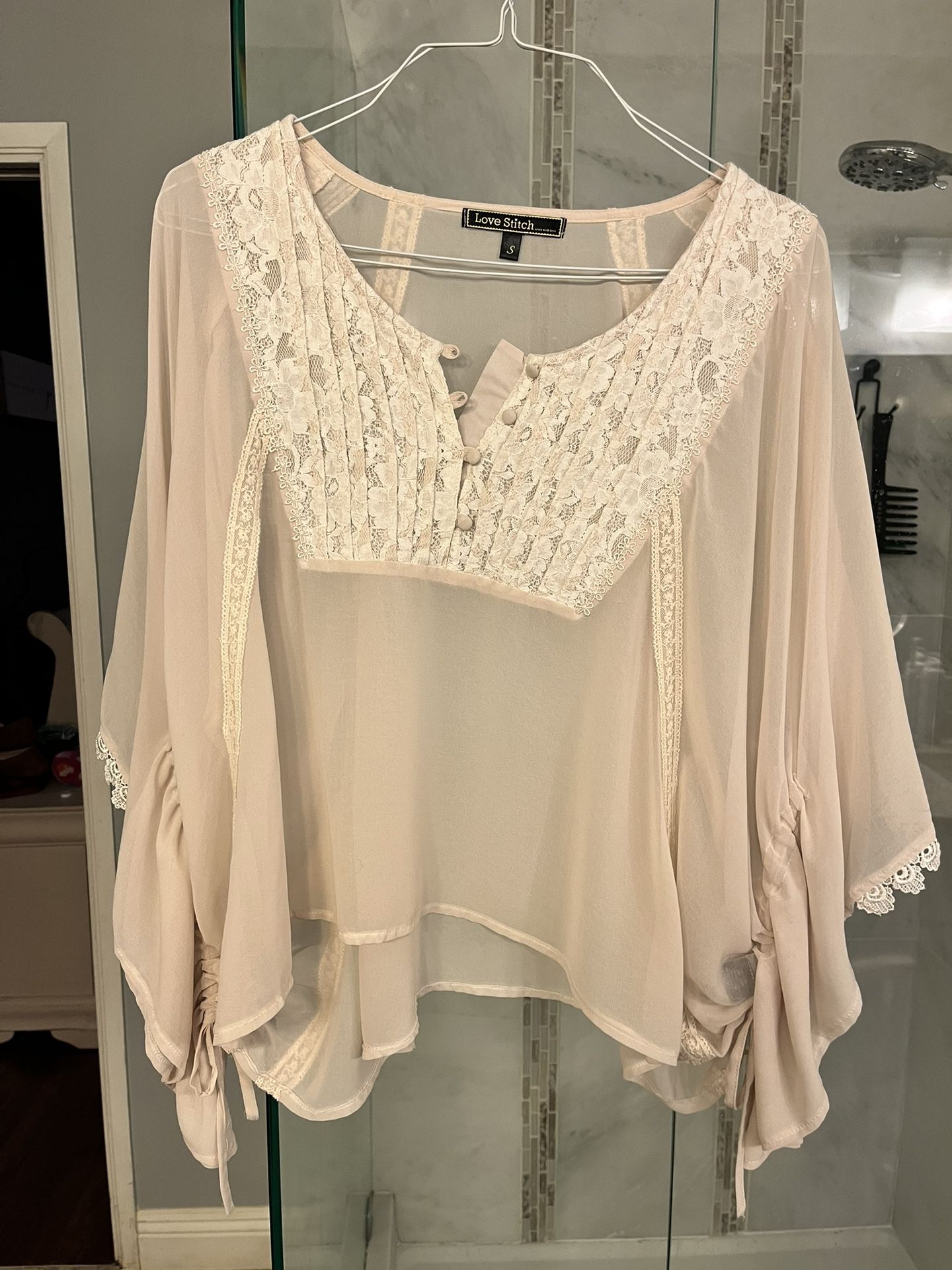 Love Stitch Size S Tan Lace Top