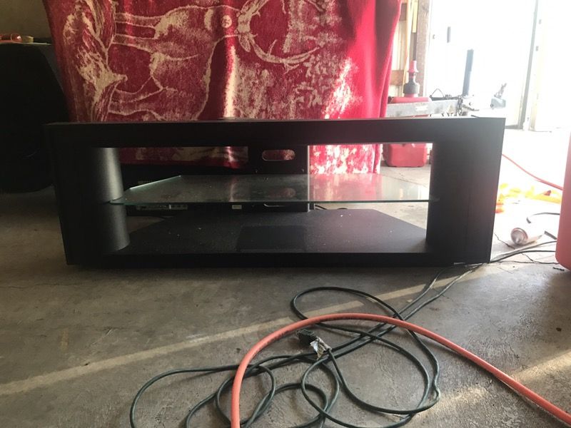 Tv stand w/ tempered glass shelf
