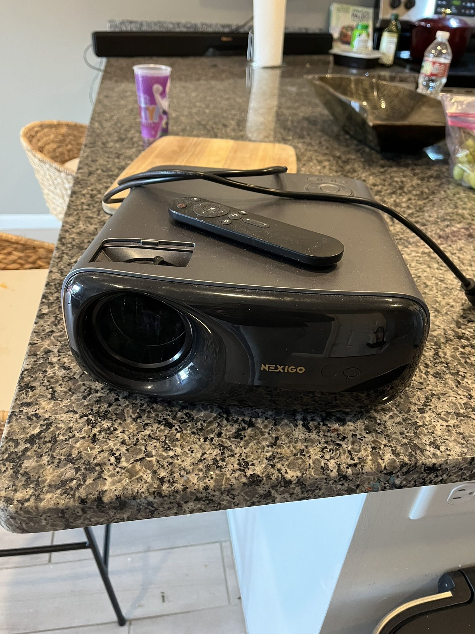 Nexigo projector