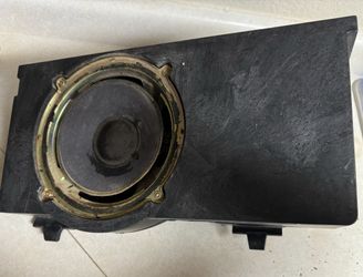 Factory subwoofer For 02 Suburban