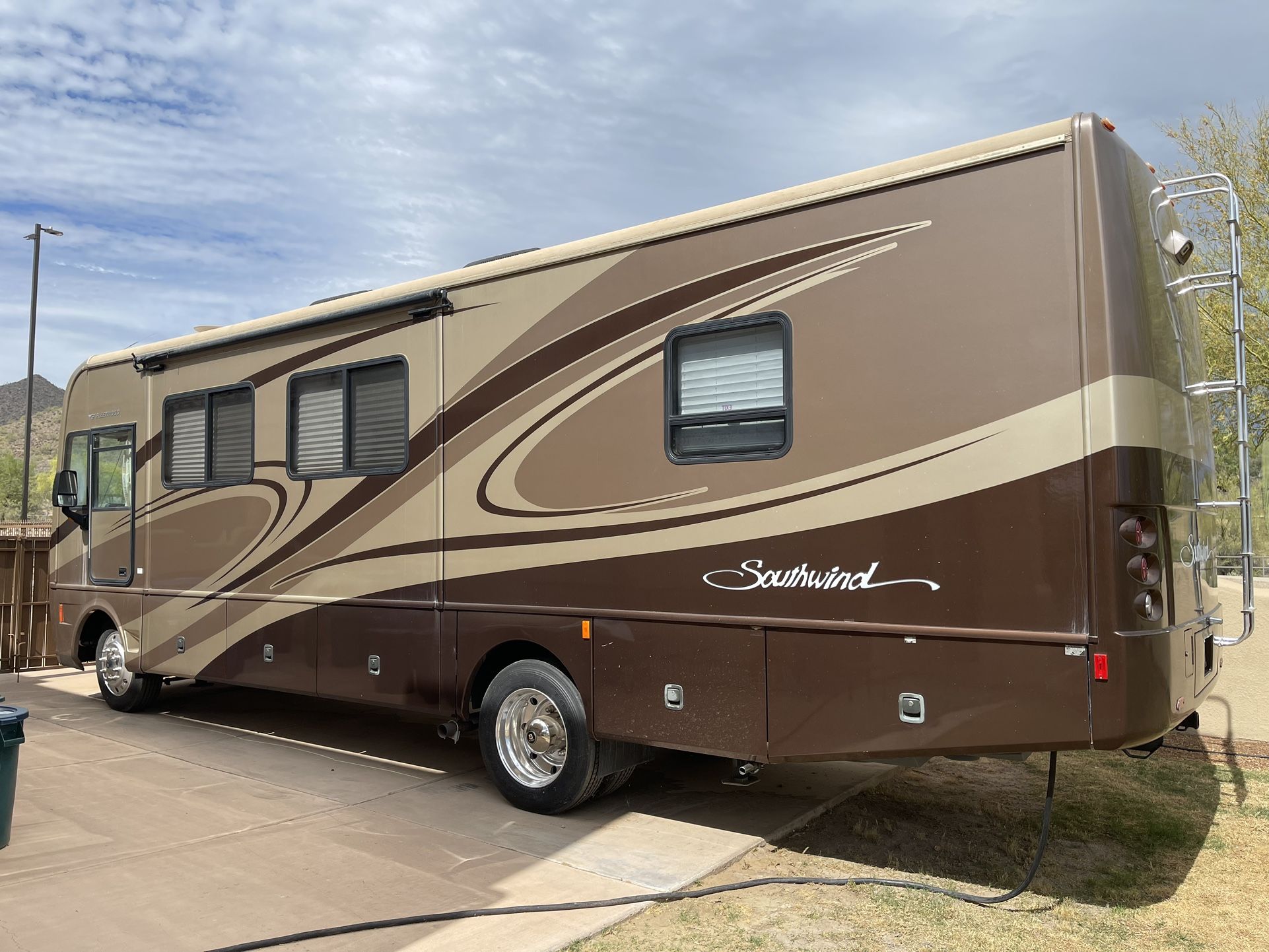 2007 Fleetwood VS32 Southwind