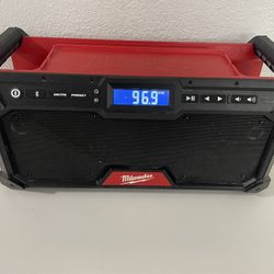 Milwaukee Bluetooth Jobsite Radio