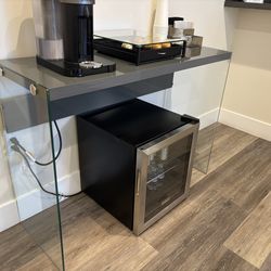 Modern Glass Console / Side Table – Sleek Contemporary Design
