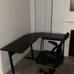 L Shape Desk And chair 