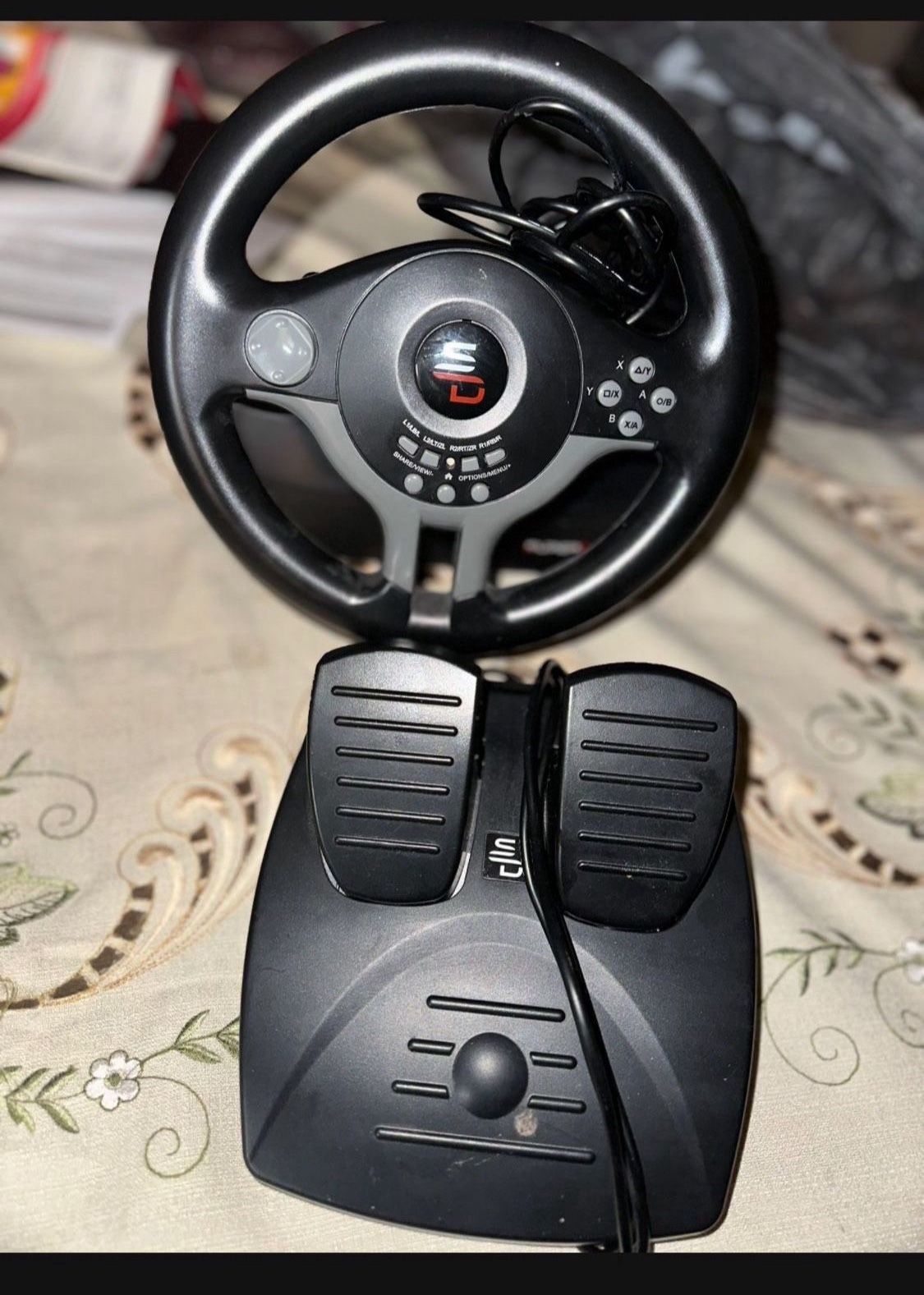 SuperDrives sv200 steering wheel and pedals  New without box 