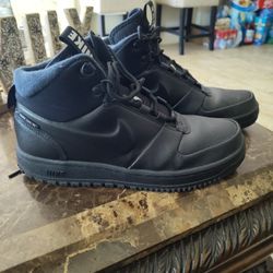 Nike Path WNTR Shoes 9.5