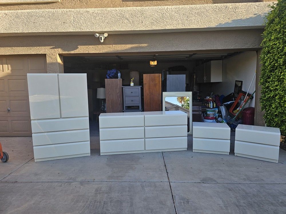Mid Century Lane Laquered Bedroom Set