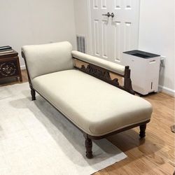 Victorian style Carved Wood Chaise Lounge