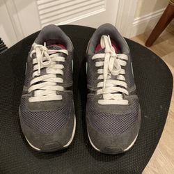 Nike Woman’s Sneakers Size 7