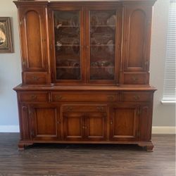 1985 SOLID CHERRY WOOD HUTCH