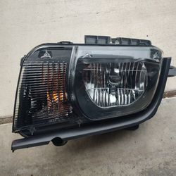 2010 2011 2013 Chevrolet Camaro right passenger headlight Faro delantero del pasajero derecho 