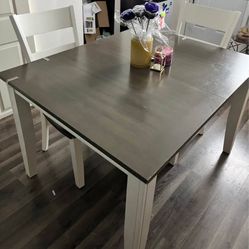 DINING ROOM TABLE AND CHAIRS 