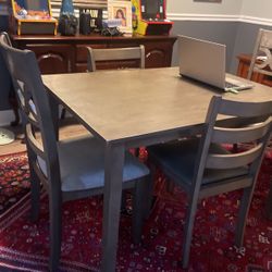 Dinning Room Table And 5 Chairs
