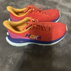 Women Hoka 7.5