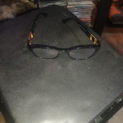 A PAIR OF VERSACE READING GLASSES