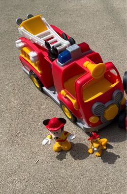Disney's Mickey Mouse Mickey's Fire Engine, Figure and Vehicle Playset, Lights and Sounds, Kids Toys