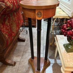 Bombay Antique Pedestal Table