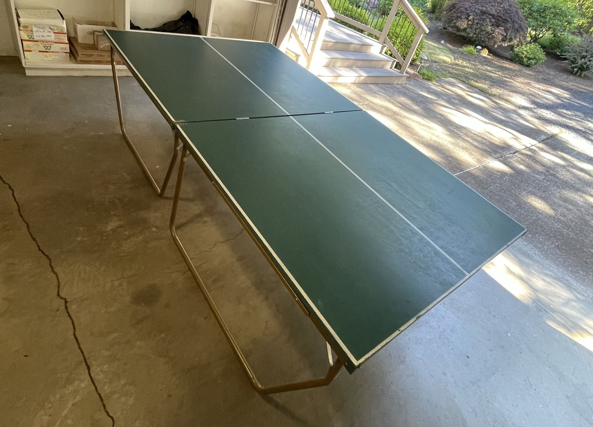 Ping Pong Table With Accessories