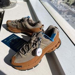 WINTERIZED ZOOM VOMERO ROAM WMNS “FLAX” 8.5”
