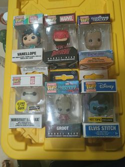 Lot of 12 pocket pop keychain