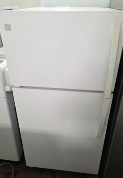 Kenmore Refrigerator - 2 Door Fridge Freezer - Works Great!