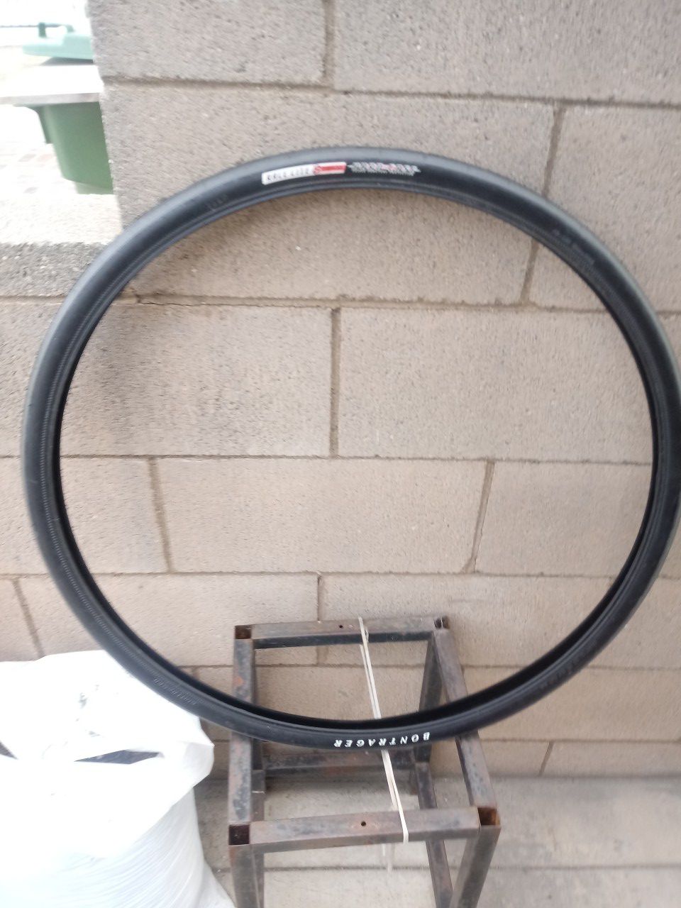 One bike tire size 700x32c