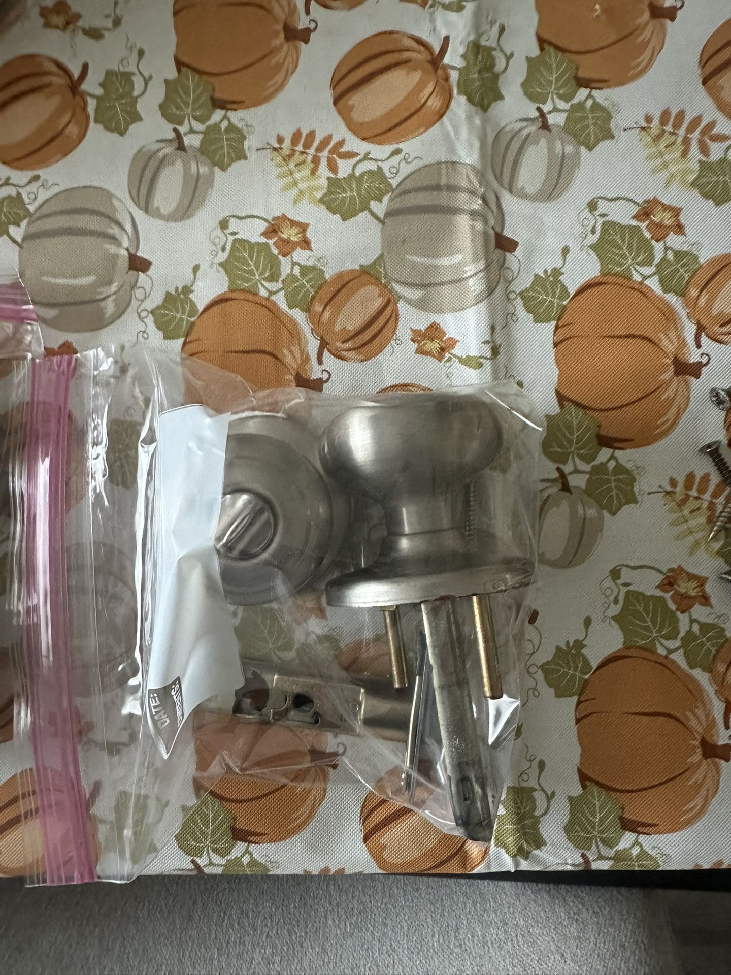 Kwikset Door Knobs and Deadbolt set (x2)