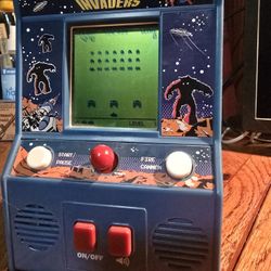 HandHeld Space Invaders Game