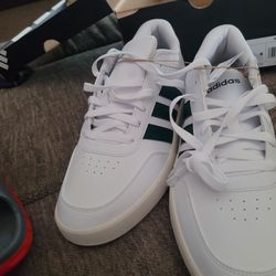 Adidas  White with Green Shoes Size 10