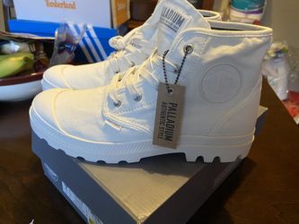 Palladium Pampa Hi Women's White Size 10
