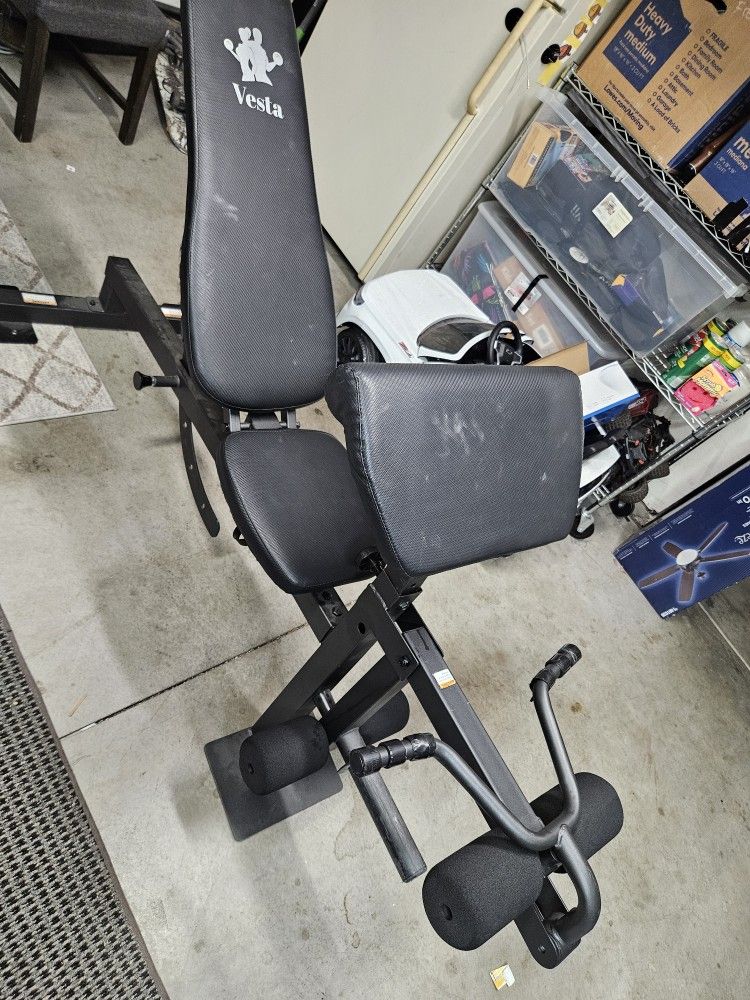 Weight Bench + Preacher Curl Attachment 