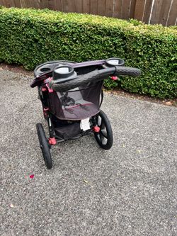 FREE: Jogging Stroller (Sturdy & Functional)