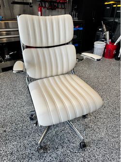 Executive office chair