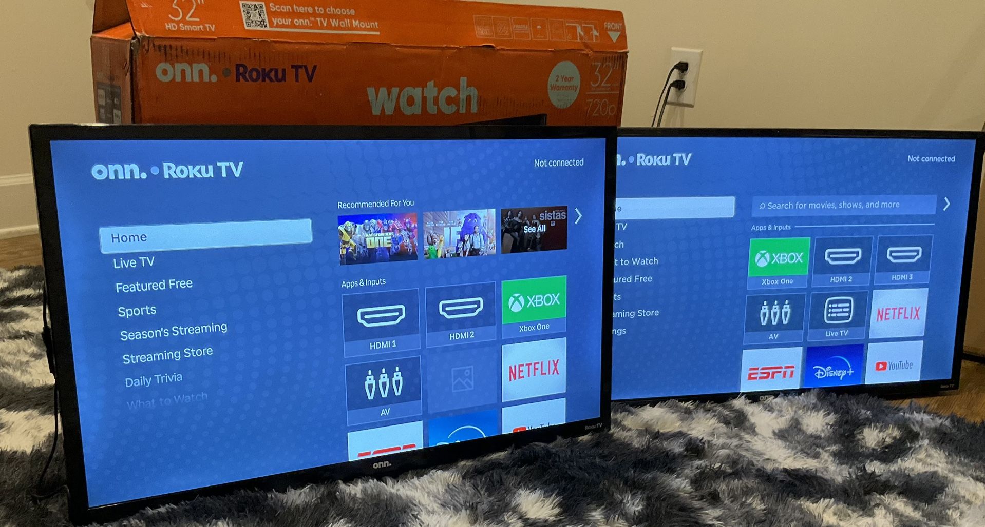 2 Roku 32” Smart TV ( Read Details)